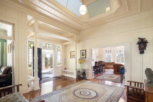 wairuna ray white entrance