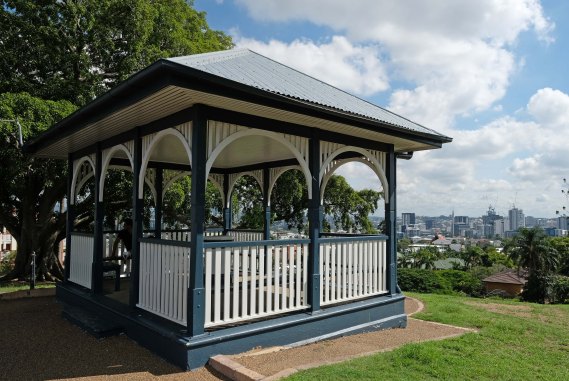 Highgate Hill Park shelter built 1912
