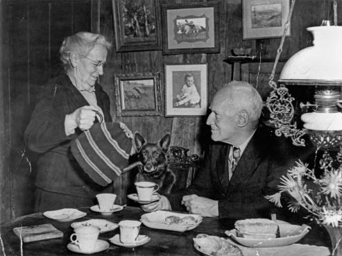 Inigo and Marion Jones having afternoon tea at Crohamhurst