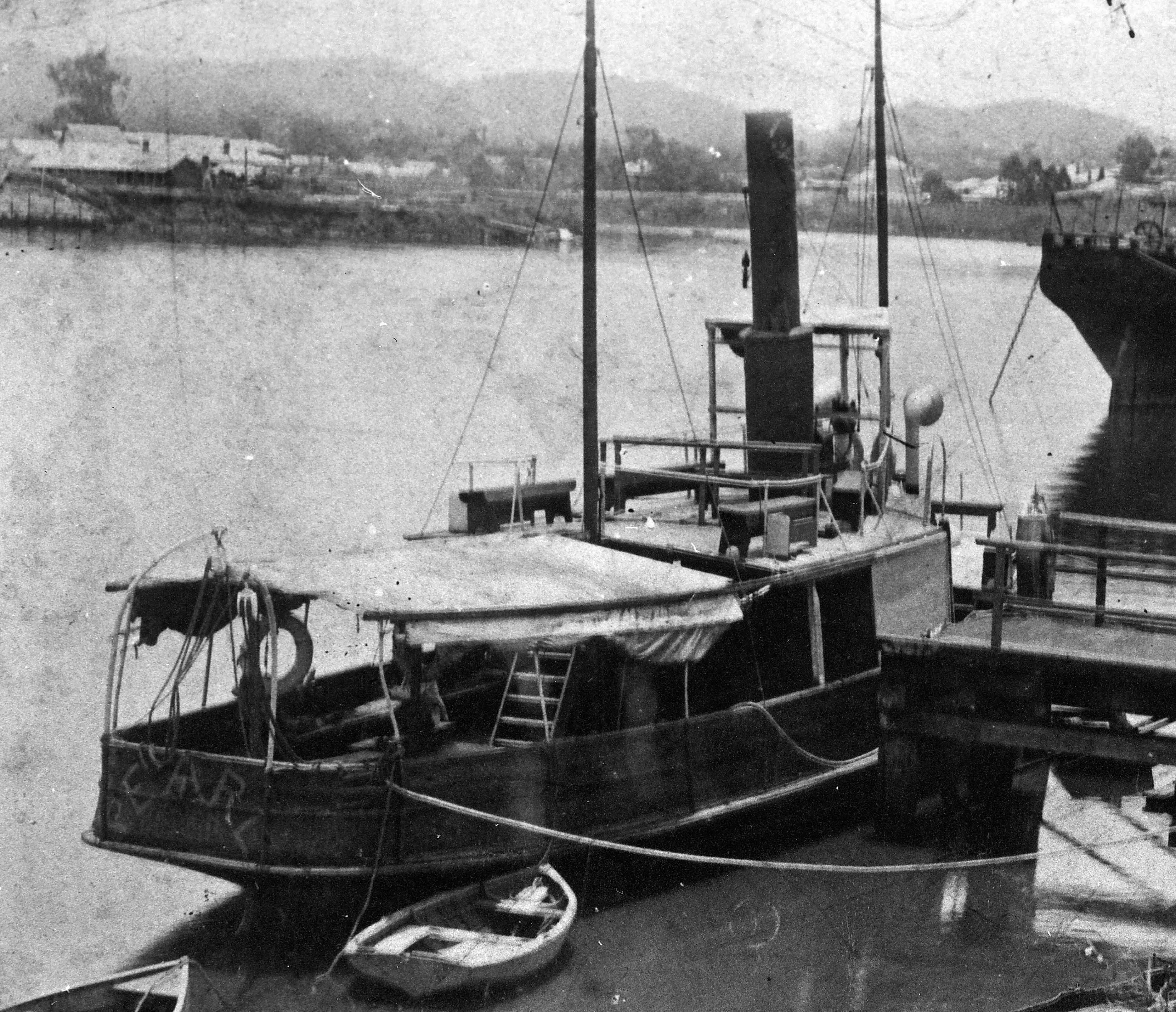 steamer pearl detail