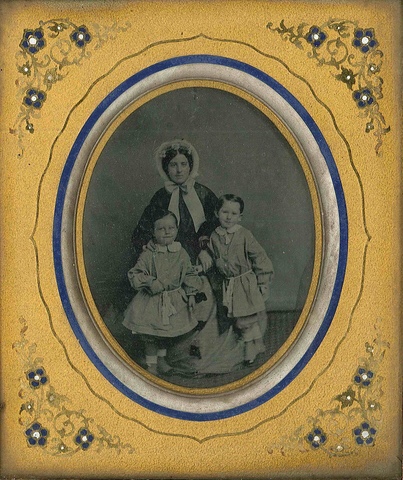 Elizabeth Hockings and children