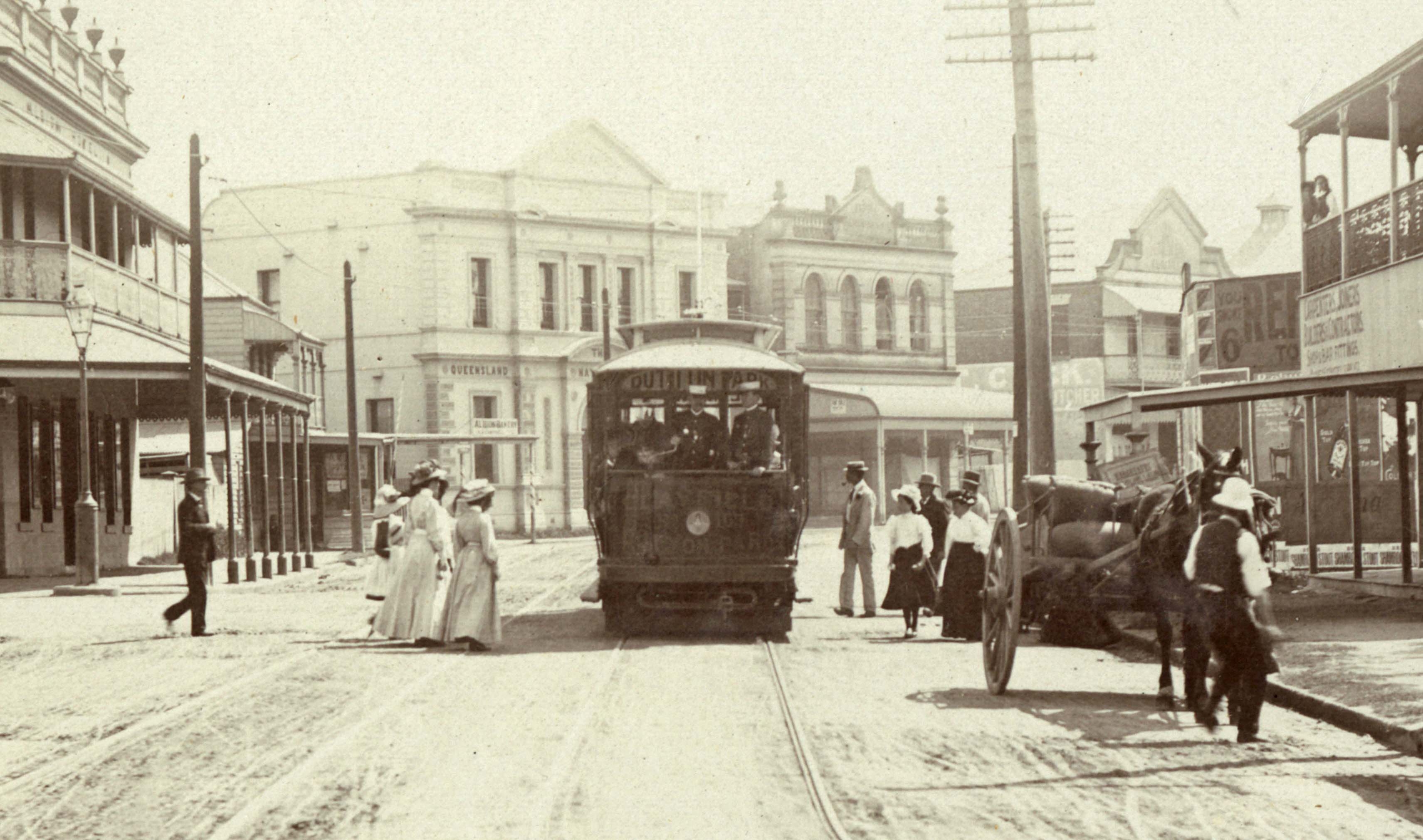 clayfield dutton park tram at albion 1909